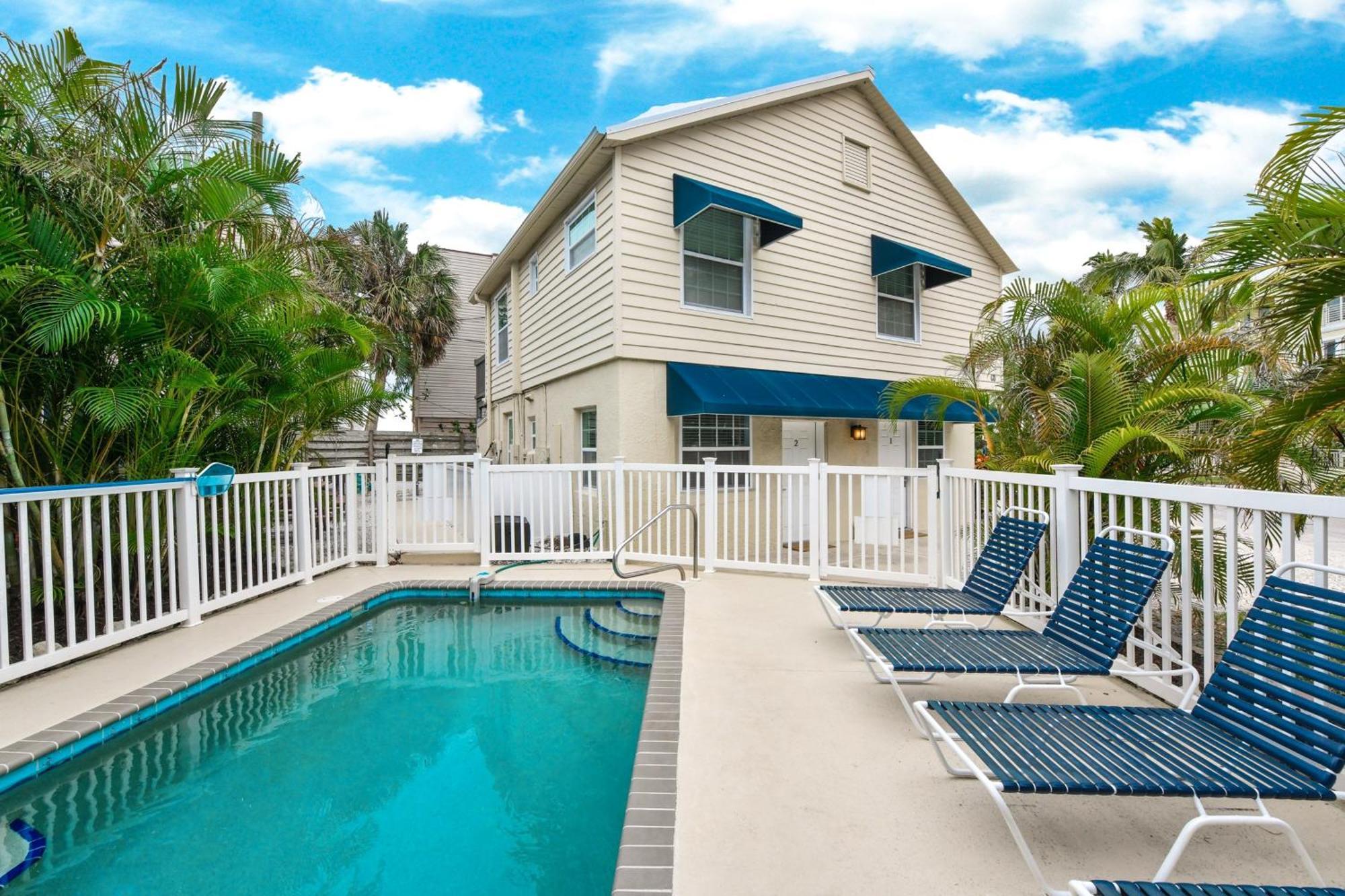 Parrot Beach Cottages Siesta Key Exterior photo