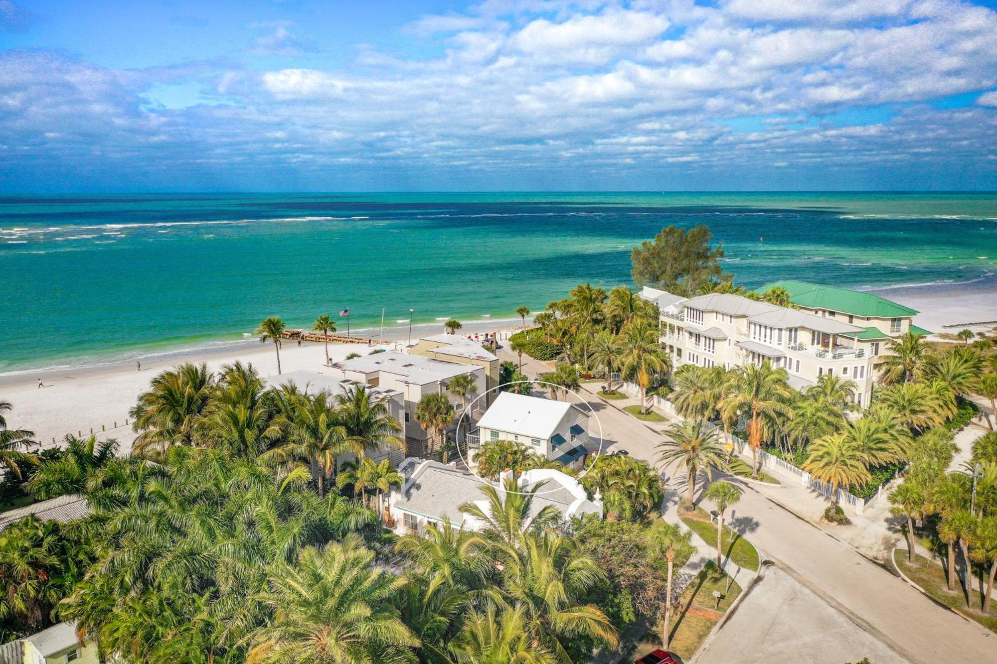 Parrot Beach Cottages Siesta Key Room photo