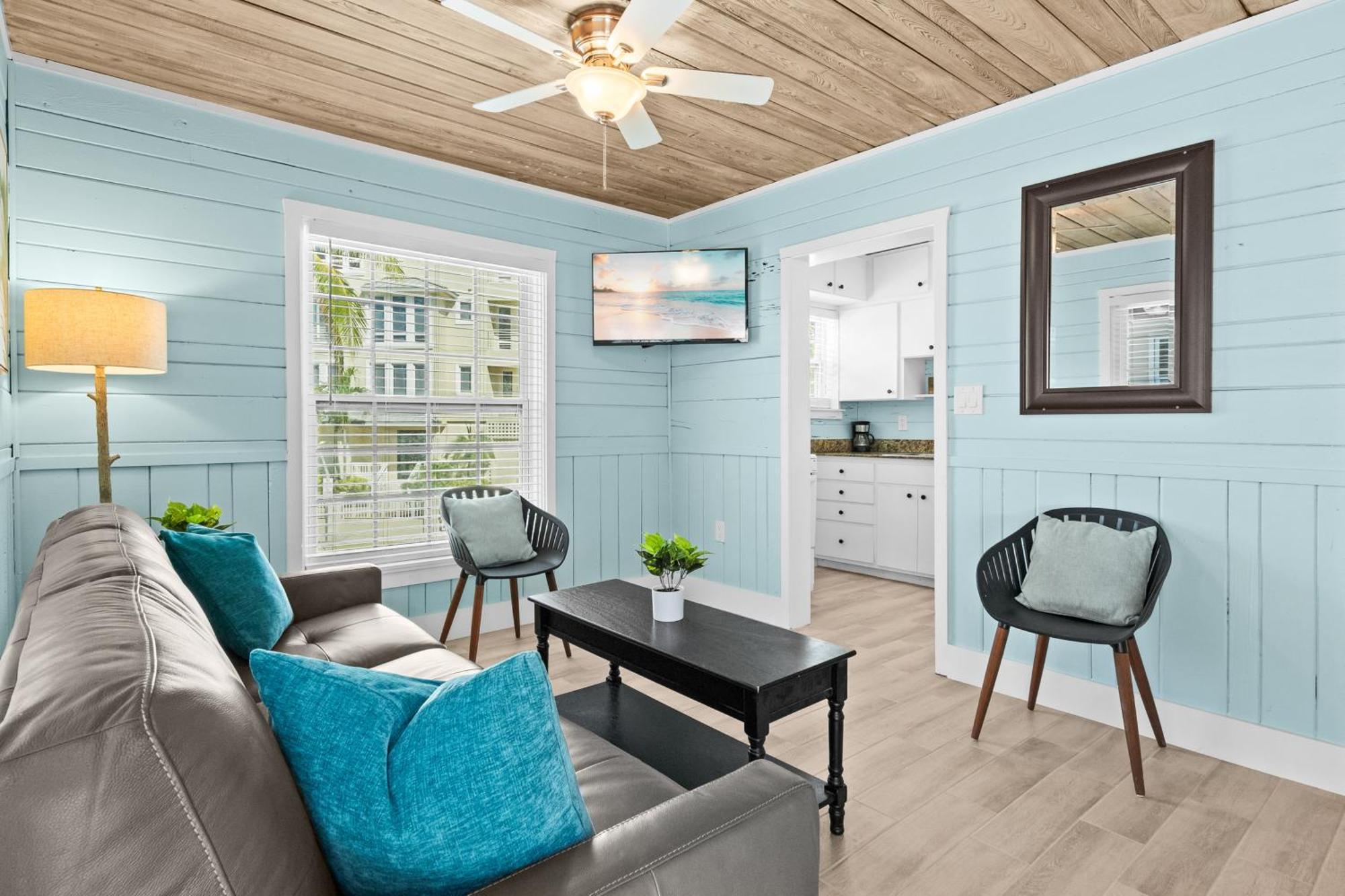 Parrot Beach Cottages Siesta Key Room photo