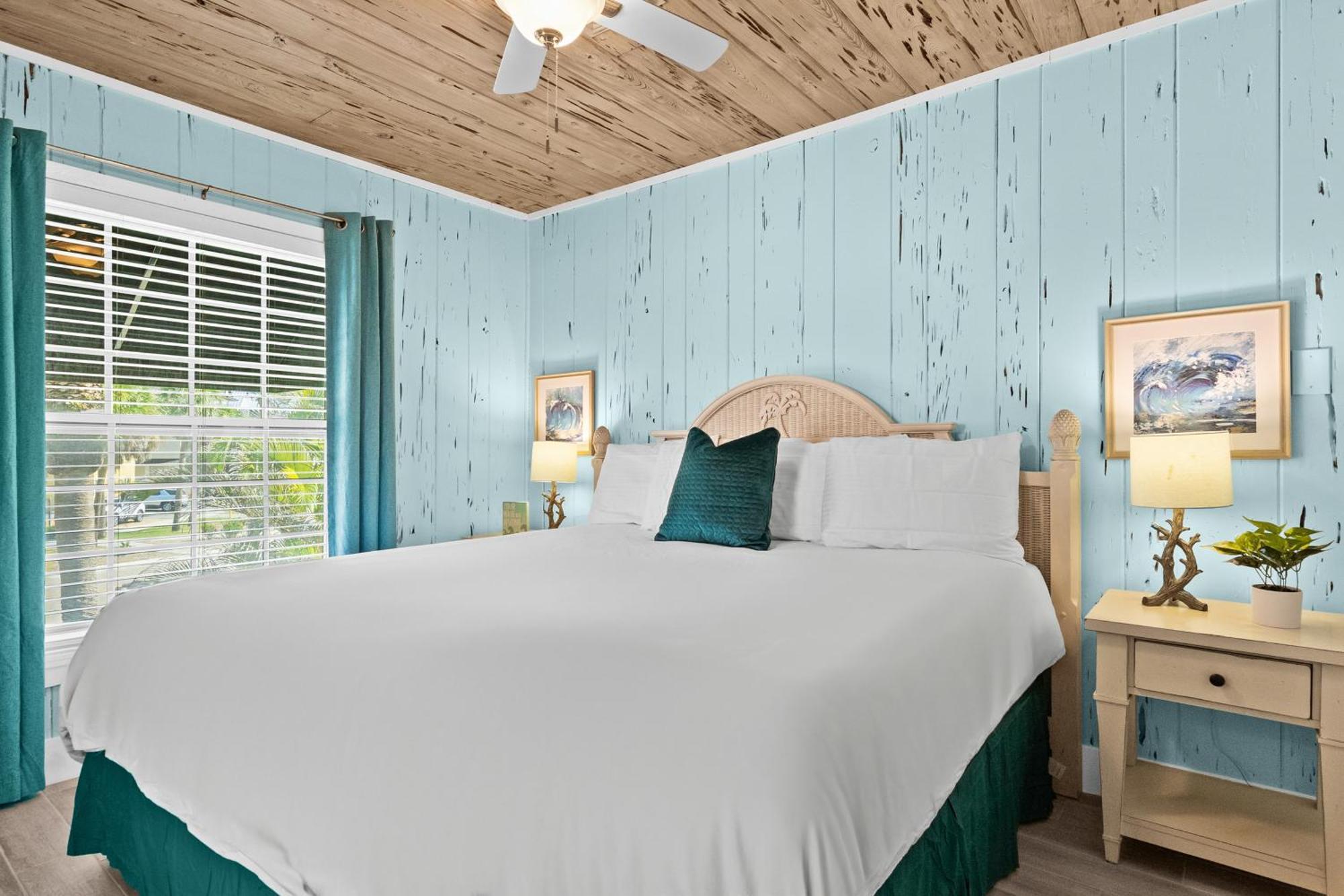 Parrot Beach Cottages Siesta Key Room photo