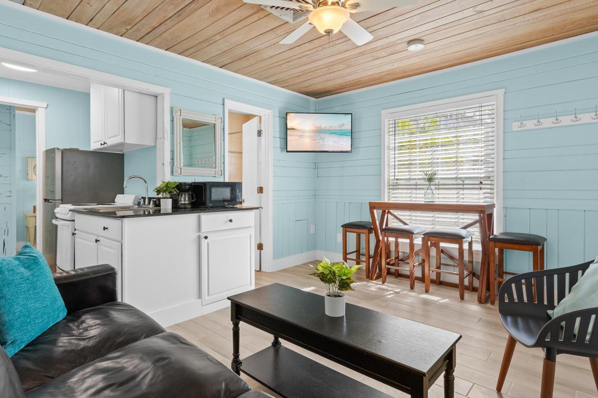 Parrot Beach Cottages Siesta Key Room photo